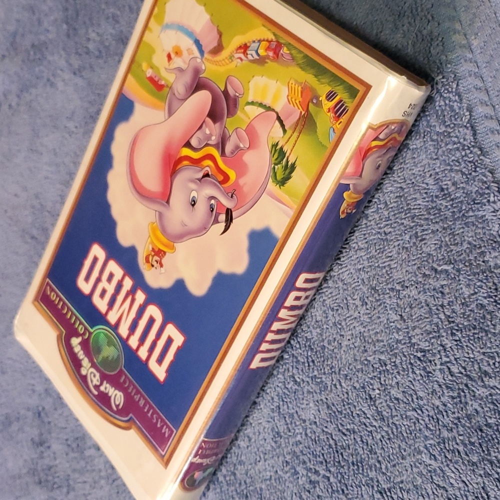 Dumbo - Picture 3 of 4